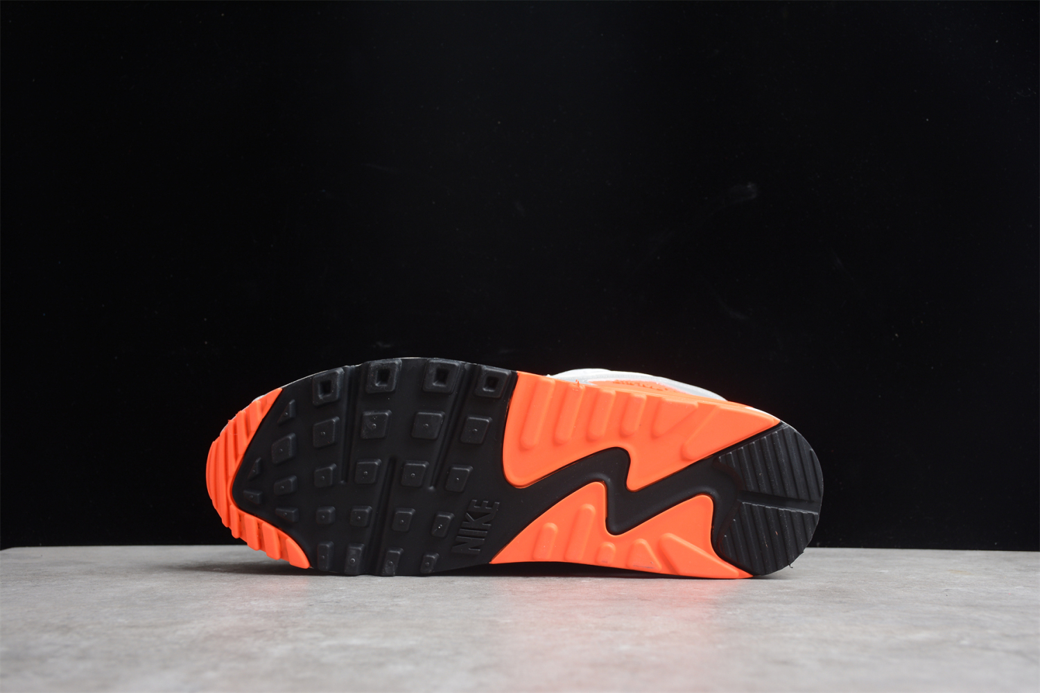 NIKE AIR MAX 90 CT4352-103