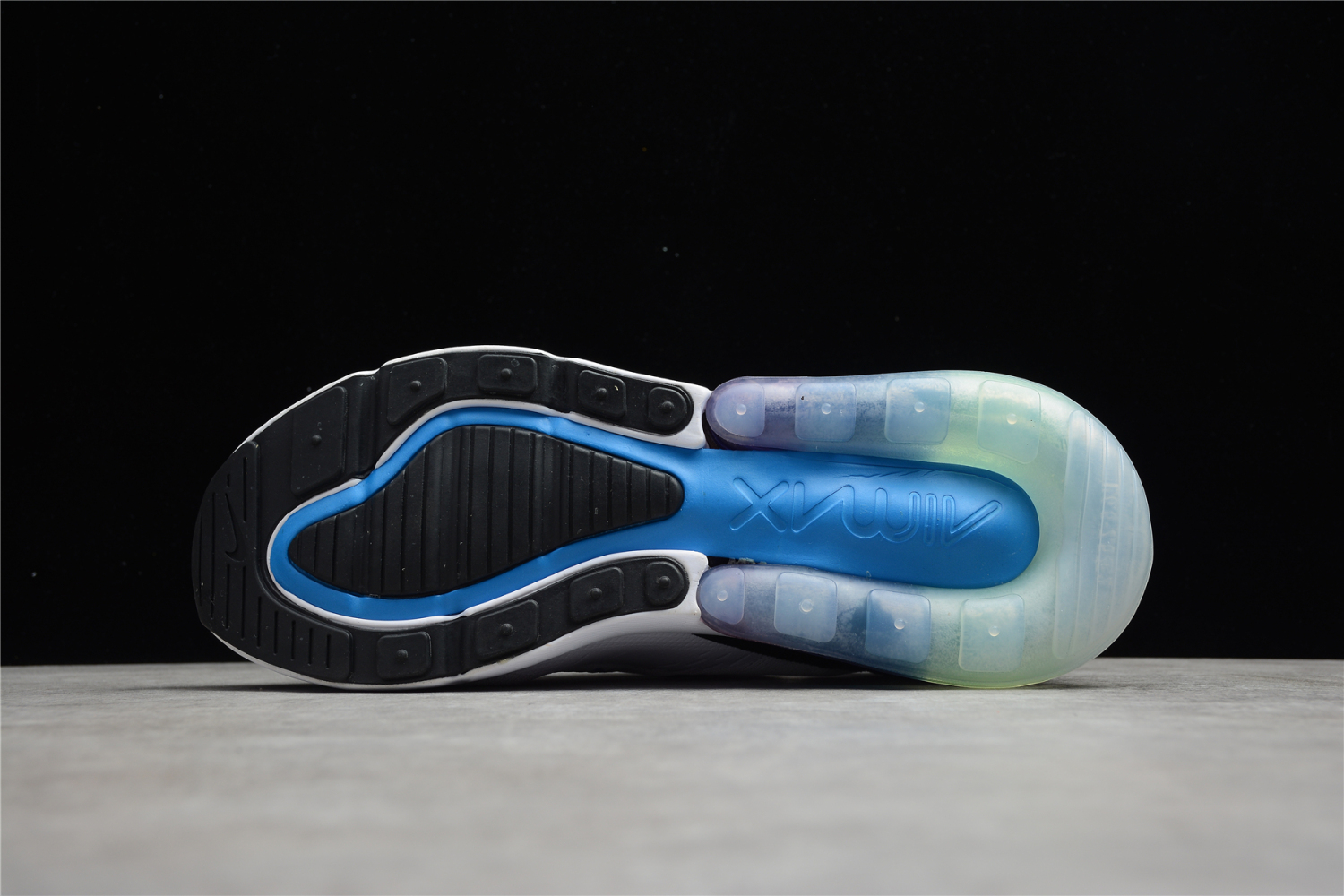 Nike Air Max 270 AH8050-001