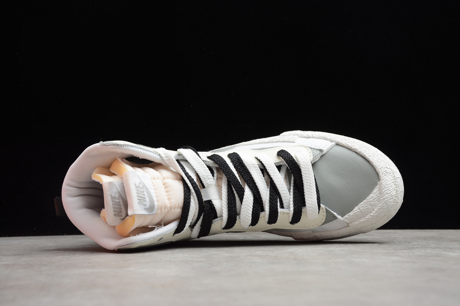 Sacai x Nike Blazer Mid Black/White BV0072-004
