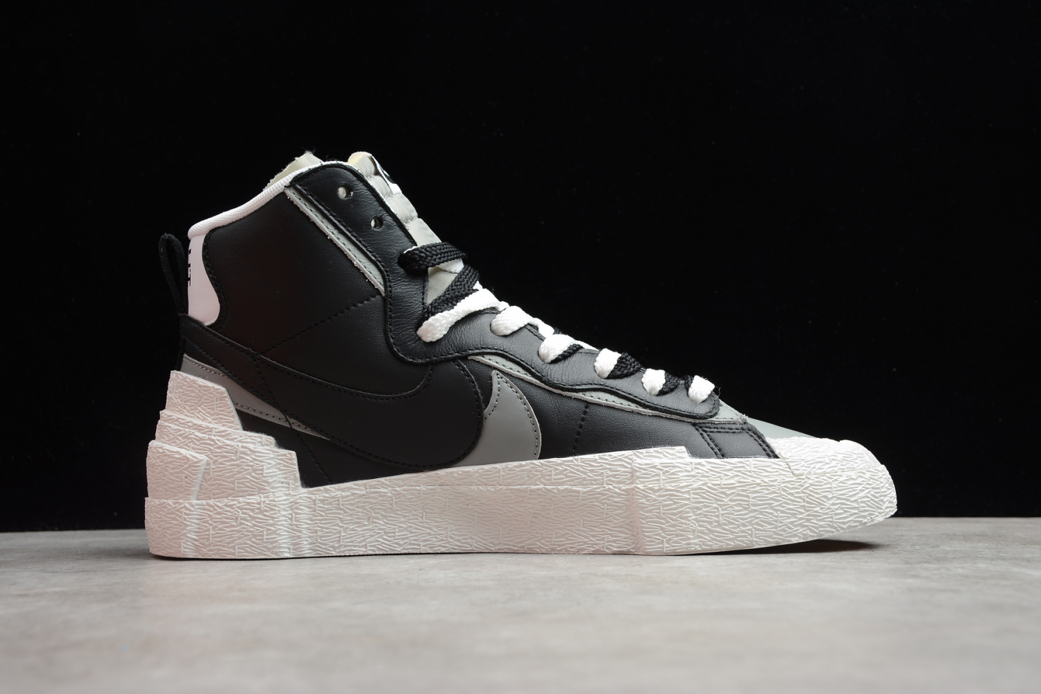 Sacai x Nike Blazer Mid Triple White BV0072-003