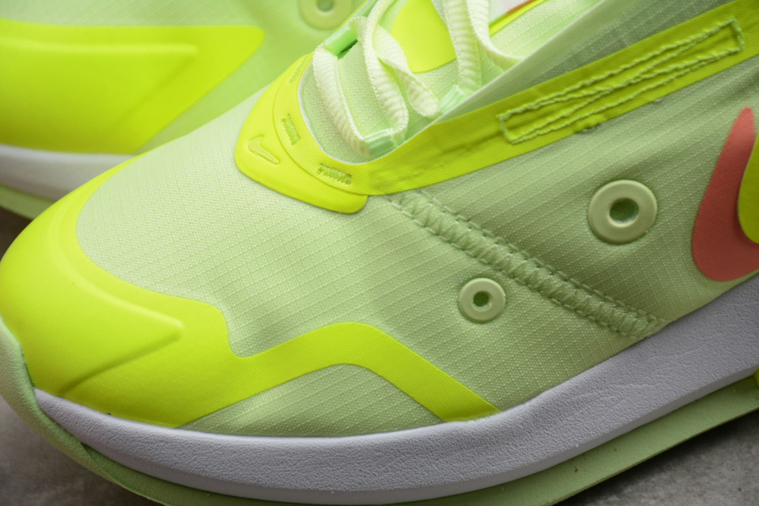 NIKE AIR MAX UP BARELY ATOMIC CK7173-700