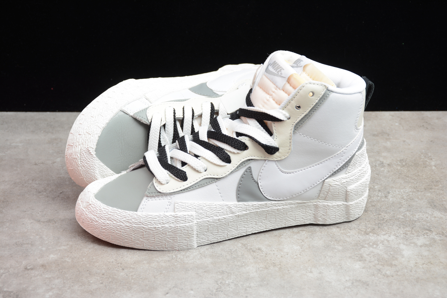Sacai x Nike Blazer Mid Black/White BV0072-004