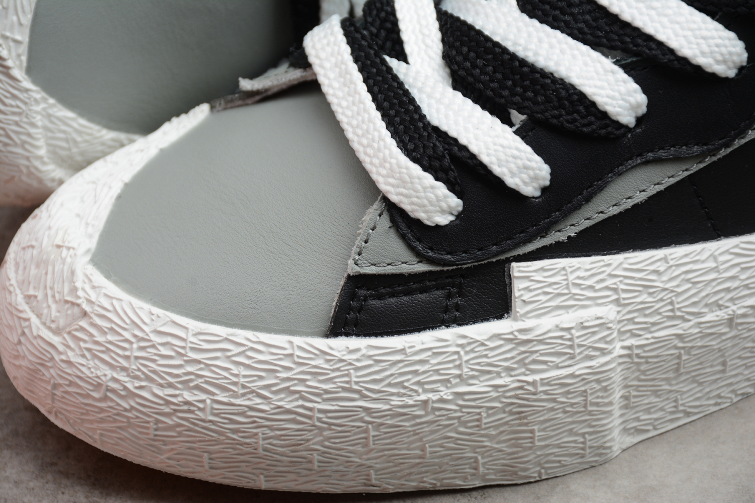 Sacai x Nike Blazer Mid Triple White BV0072-003