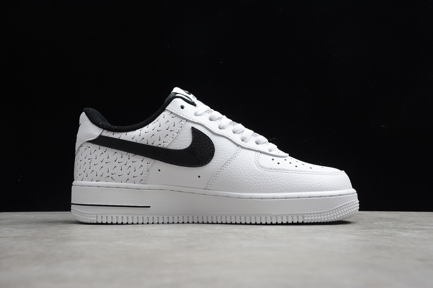Nike Air Force 1 Low 
