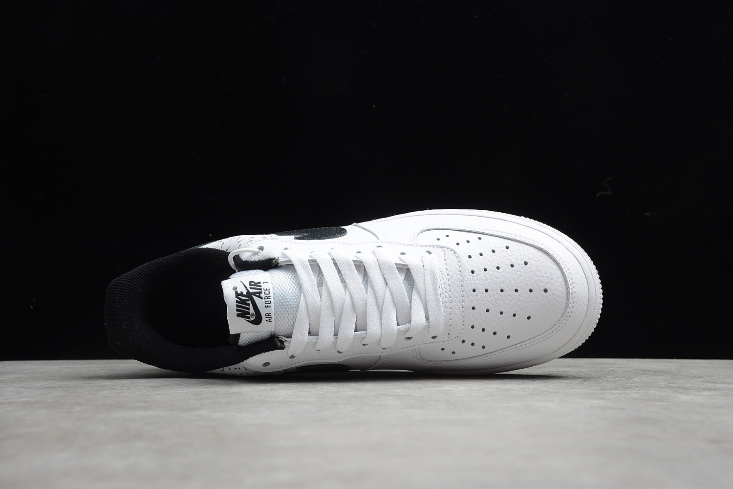 Nike Air Force 1 Low 