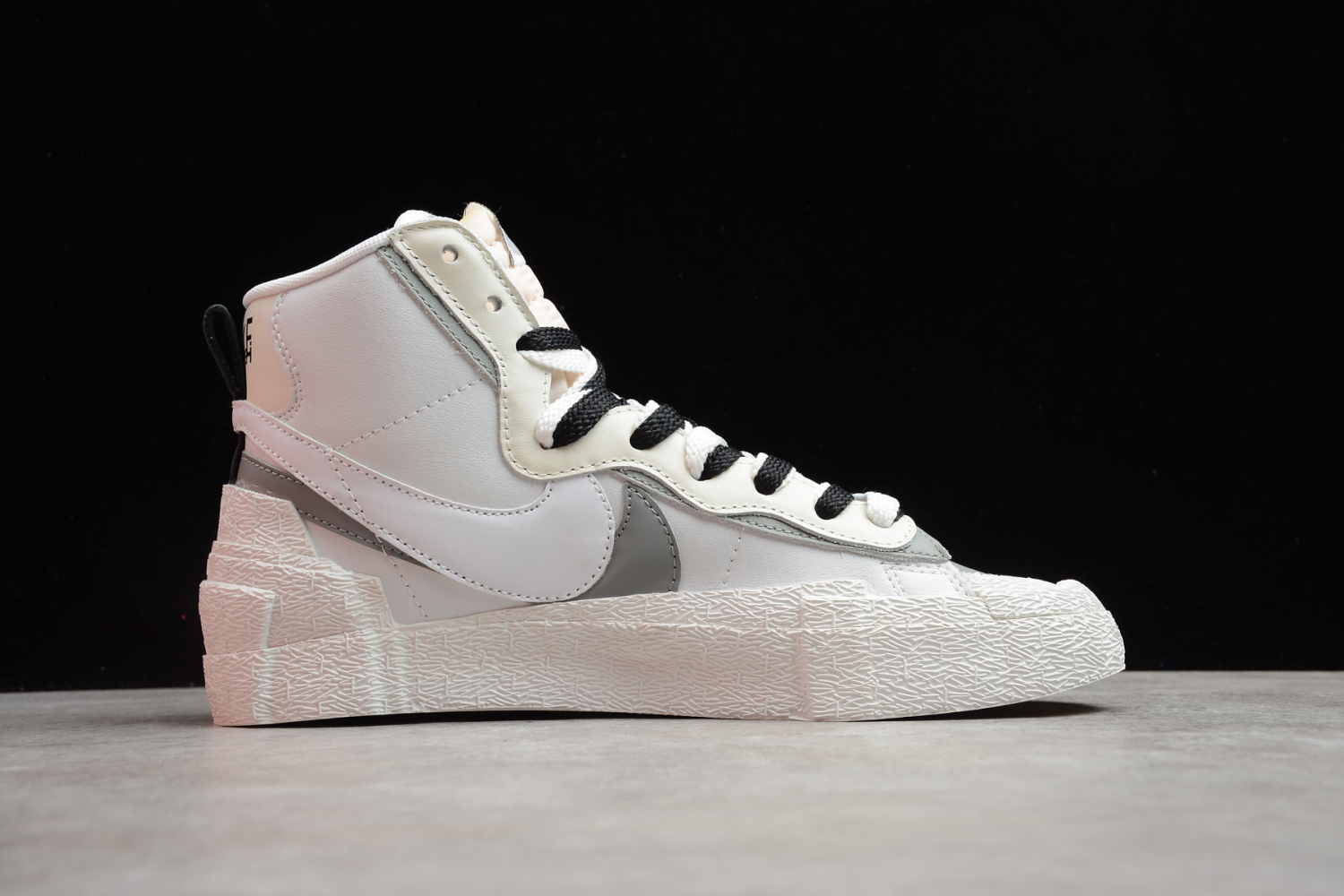 Sacai x Nike Blazer Mid Black/White BV0072-004
