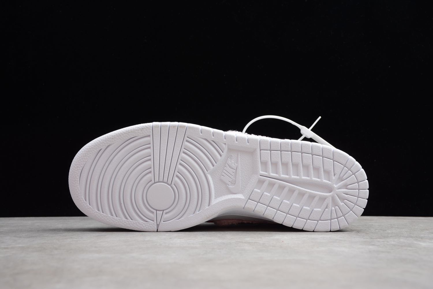 Nike SB Dunk Low Parra CN4504-100