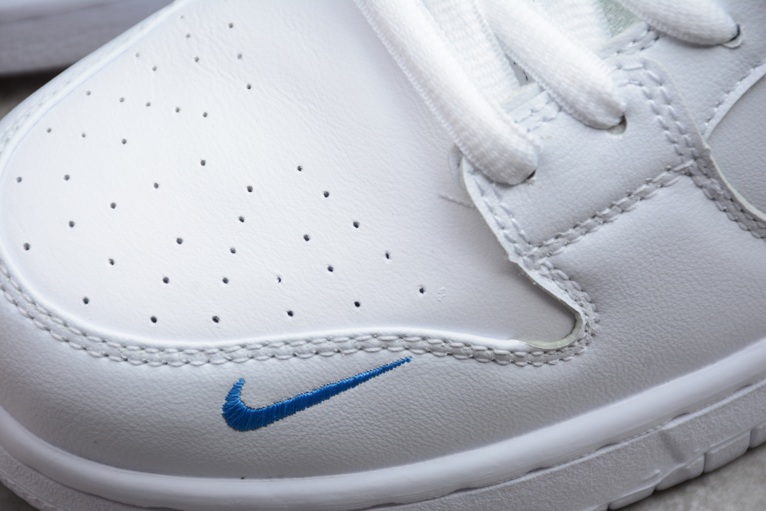 Nike SB Dunk Low Parra CN4504-100