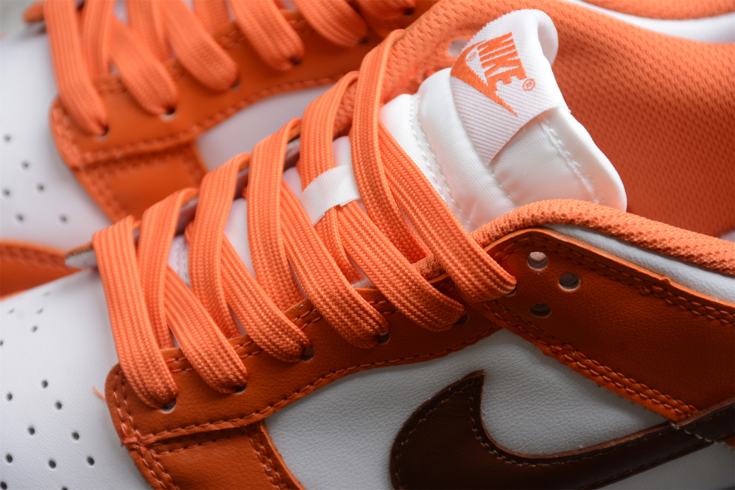 Nike Dunk Low Bronze Eclipse (W)  DQ4697-800