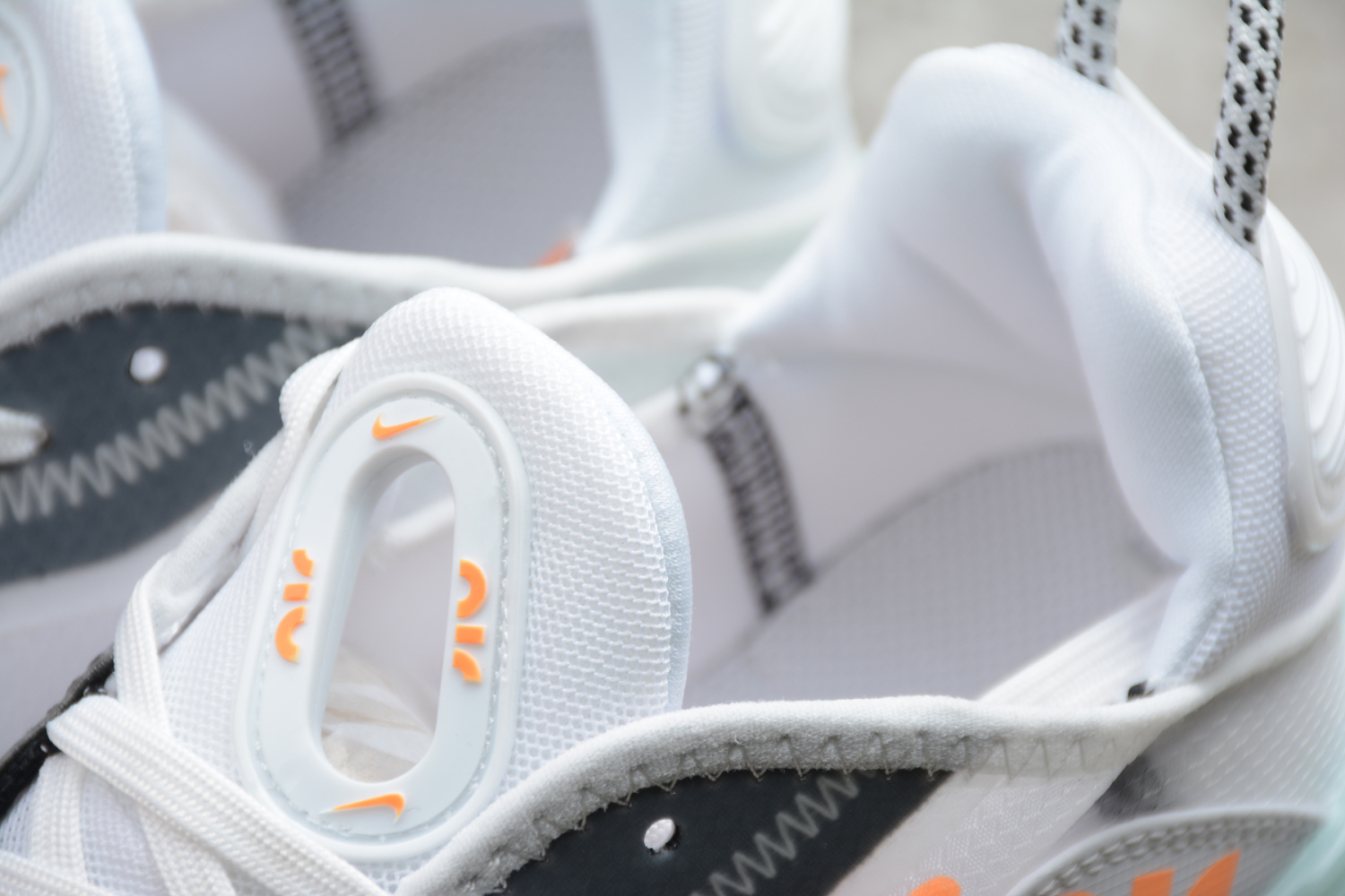 Nike Air Max 2090 White Orange DA1502-100