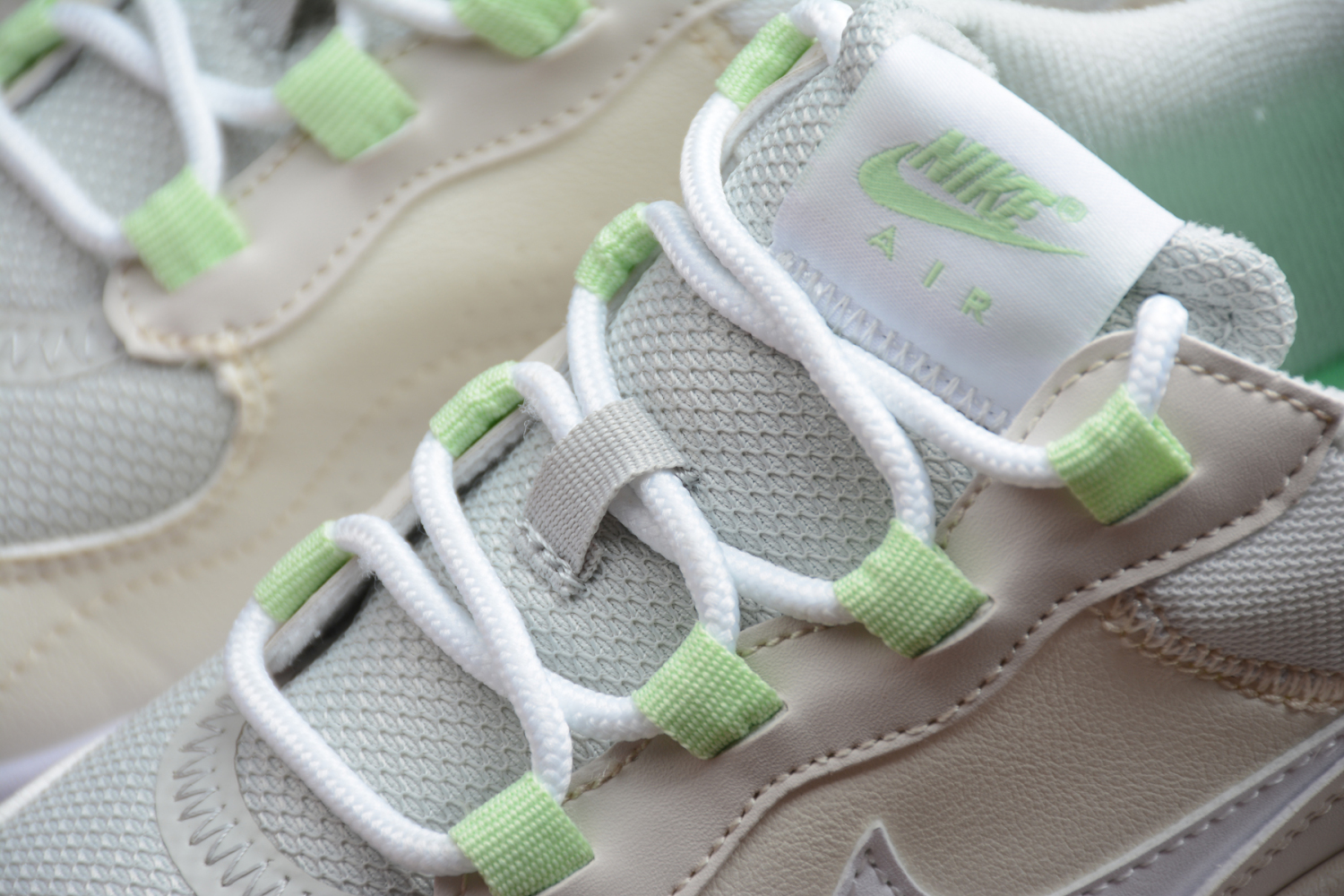 Nike Air Max Verona Spruce Aura (W) CI9842-003
