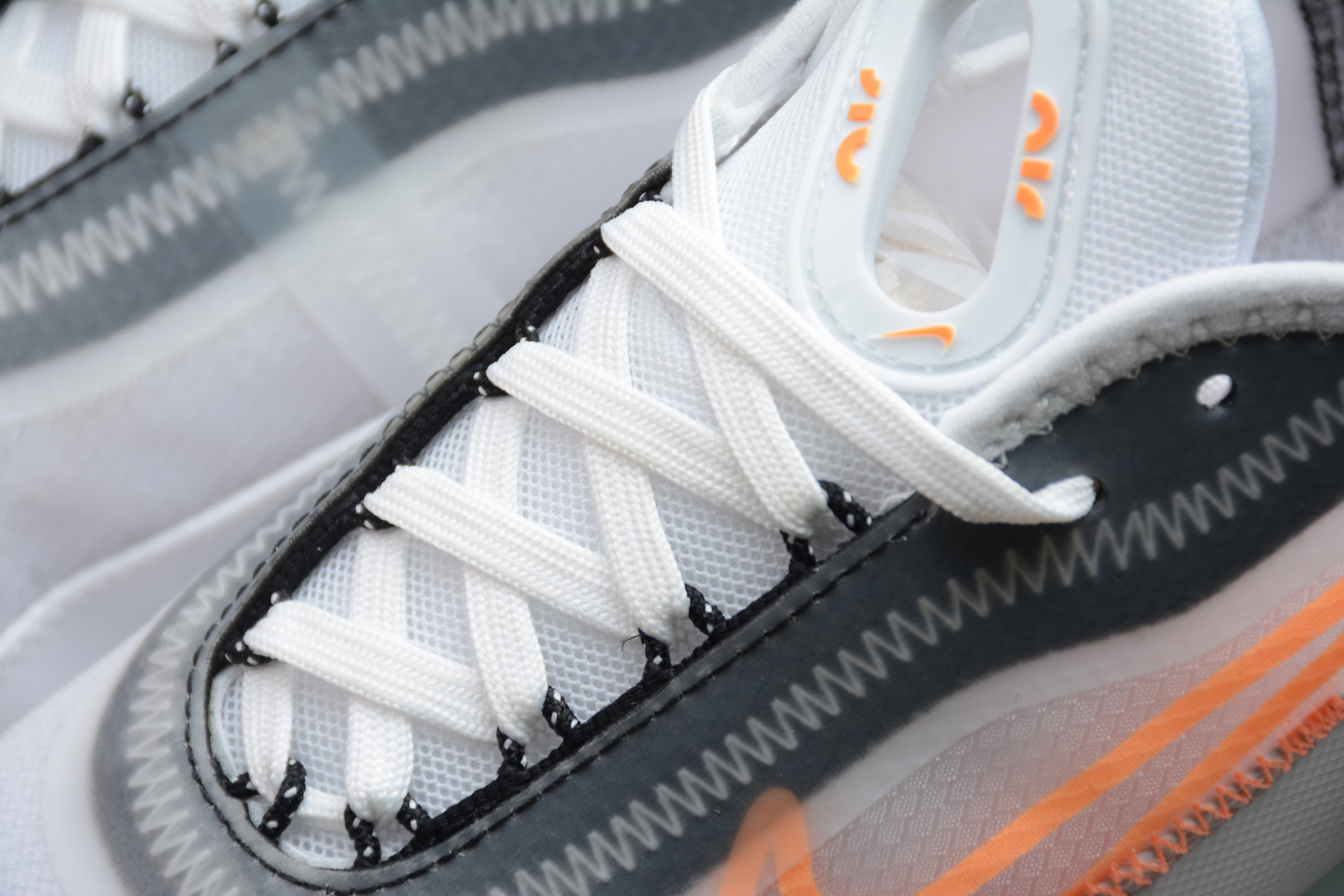 Nike Air Max 2090 White Orange DA1502-100