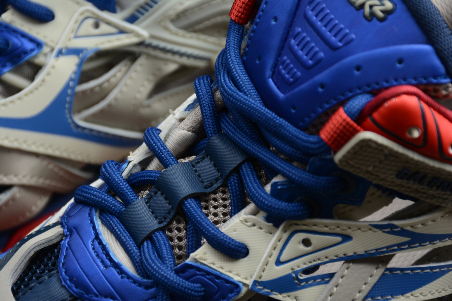 Bal**ci*ga Track 2 Stable Lichtgrijs / Blauw / Rood Schoenen -ECBA82547378