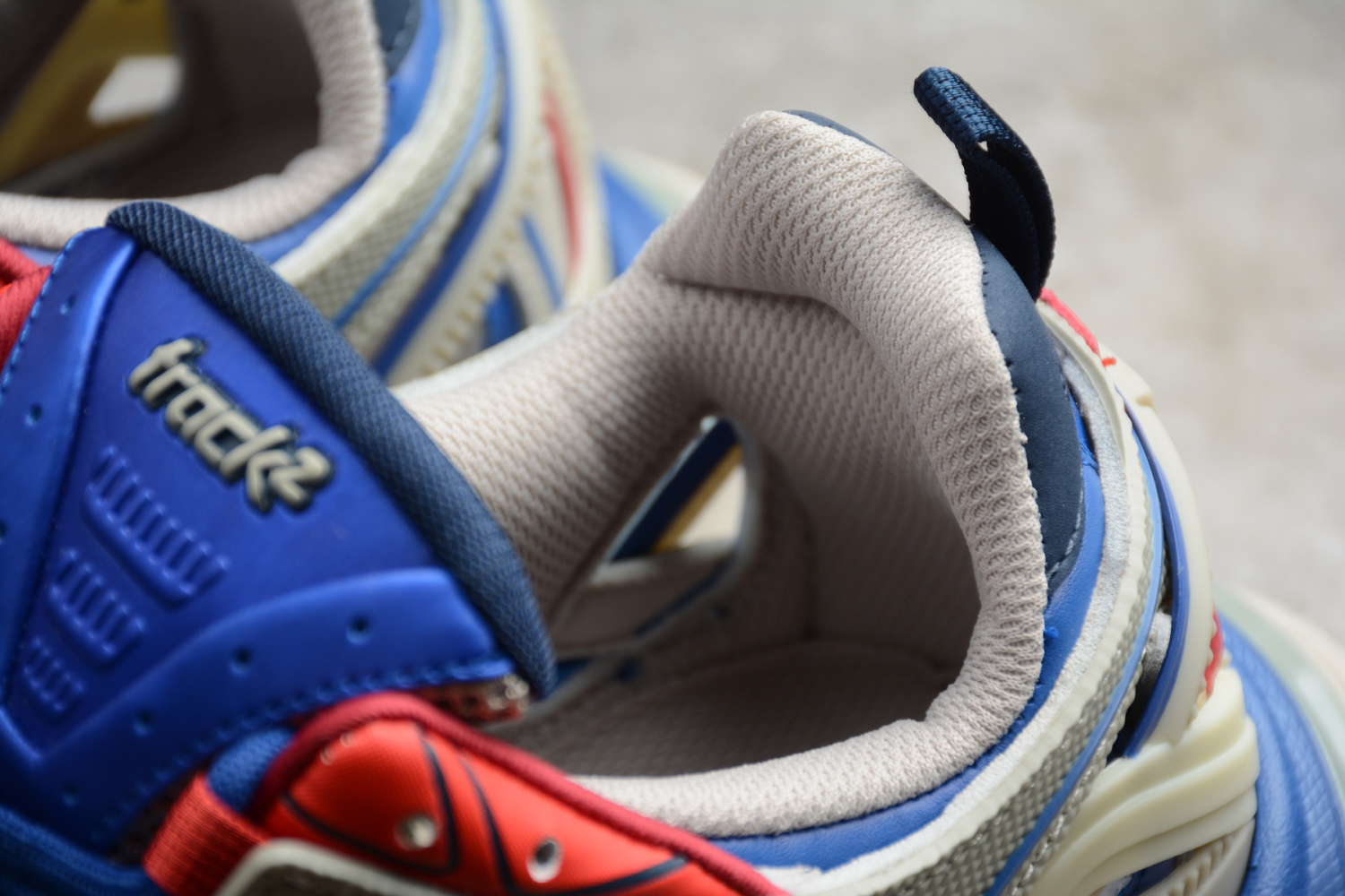 Bal**ci*ga Track 2 Stable Lichtgrijs / Blauw / Rood Schoenen -ECBA82547378
