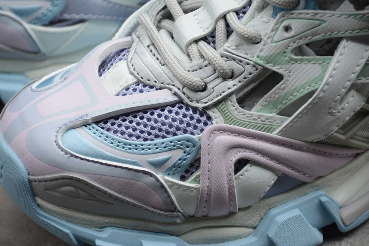 Bal**ci*ga TRACK.2 OPEN Sneakers - White  568615-W2GN3-9045