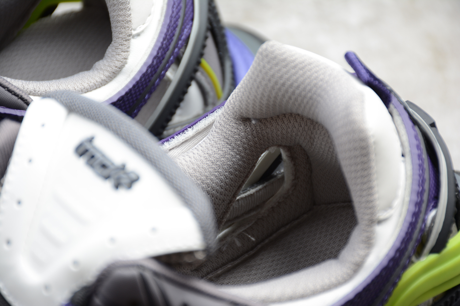 Bal**ci*ga Track.2 Grey Purple Volt - ECBA81147375