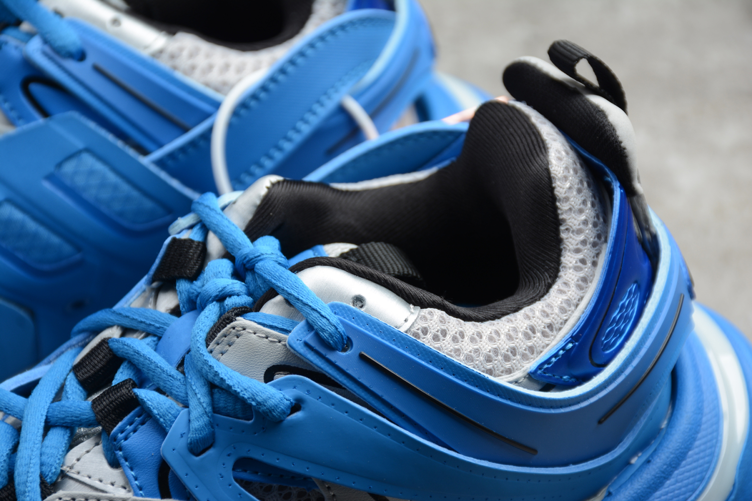 Bal**ci*ga Track Trainers  542436-W2LA1-2039