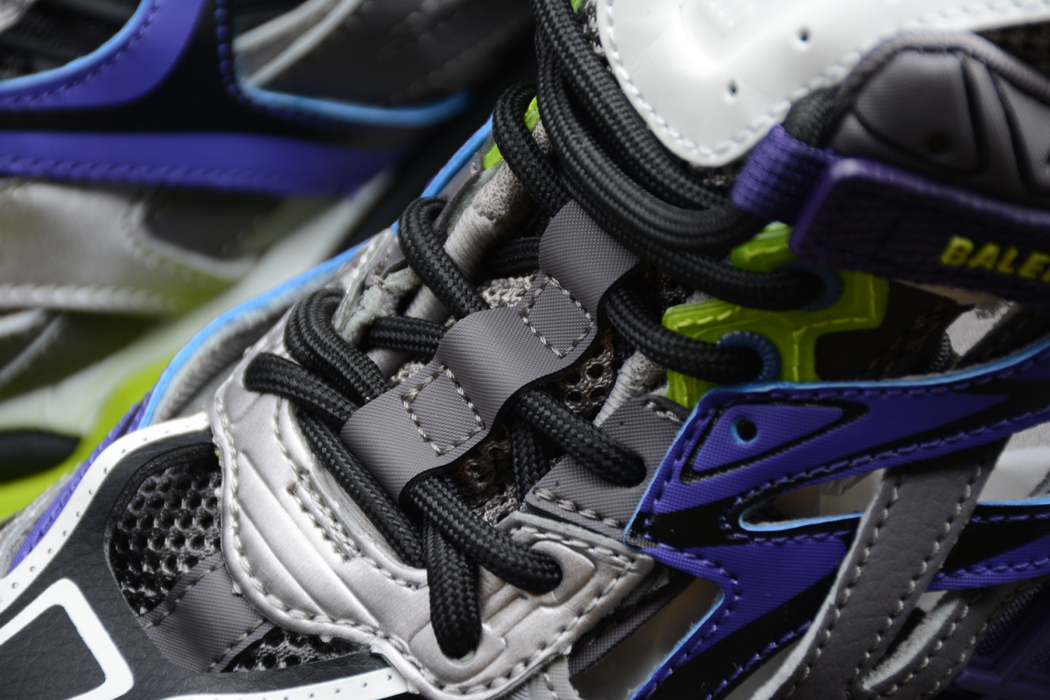 Bal**ci*ga Track.2 Grey Purple Volt - ECBA81147375