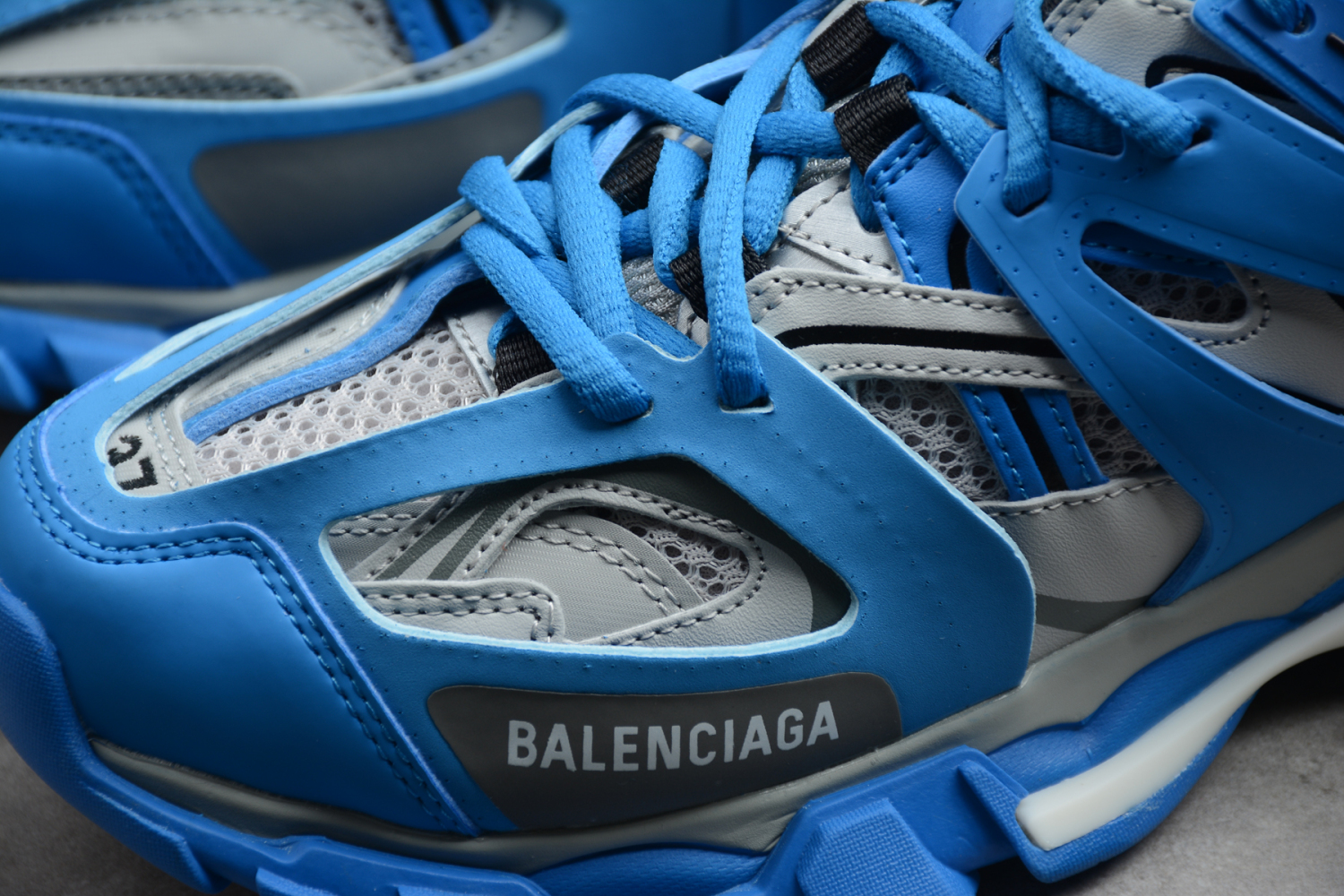 Bal**ci*ga Track Trainers  542436-W2LA1-2039