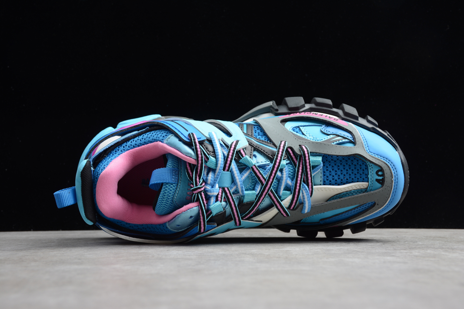 Bal**ci*ga Track Low Top Blauw / Grijs / Roze Schoenen - ECBA8041331