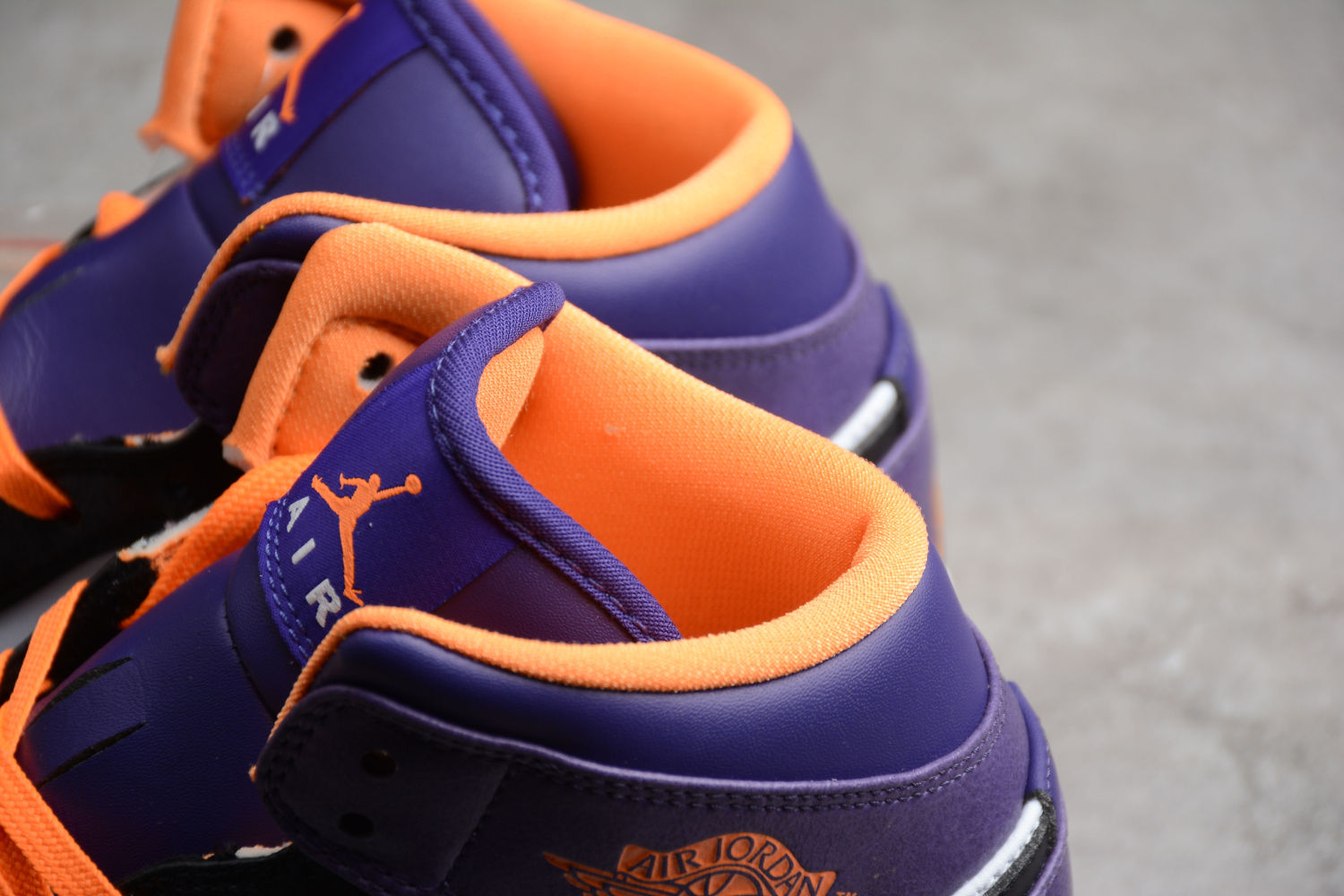 Jordan 1 Mid Phoenix Suns 554724-117