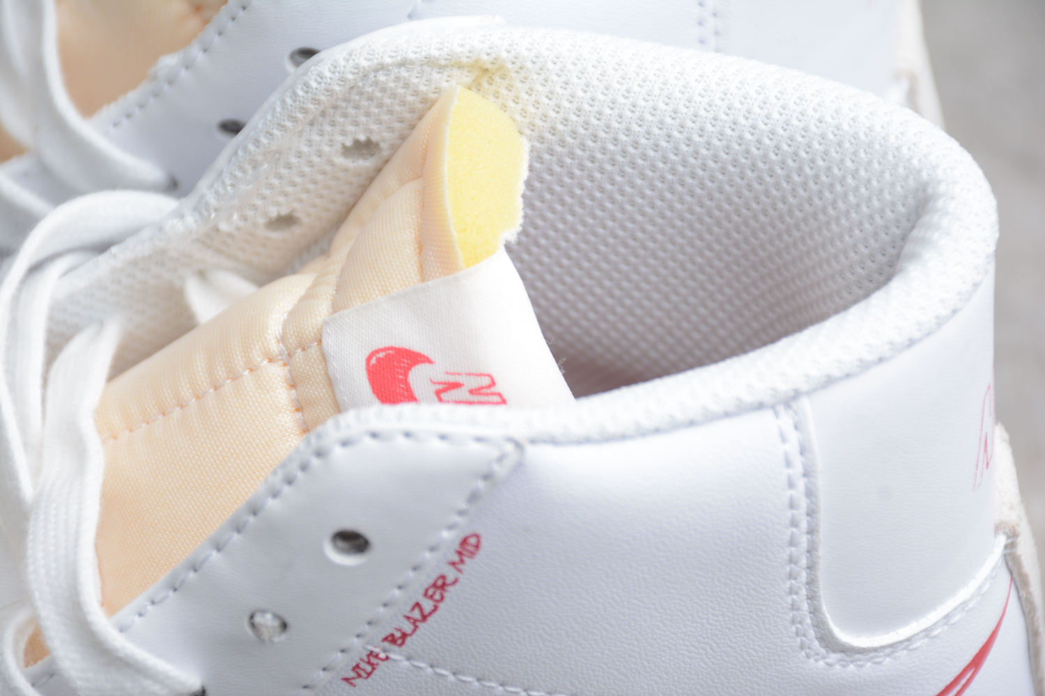 Sneakers123 Nike Blazer Mid 77 CW7580-100