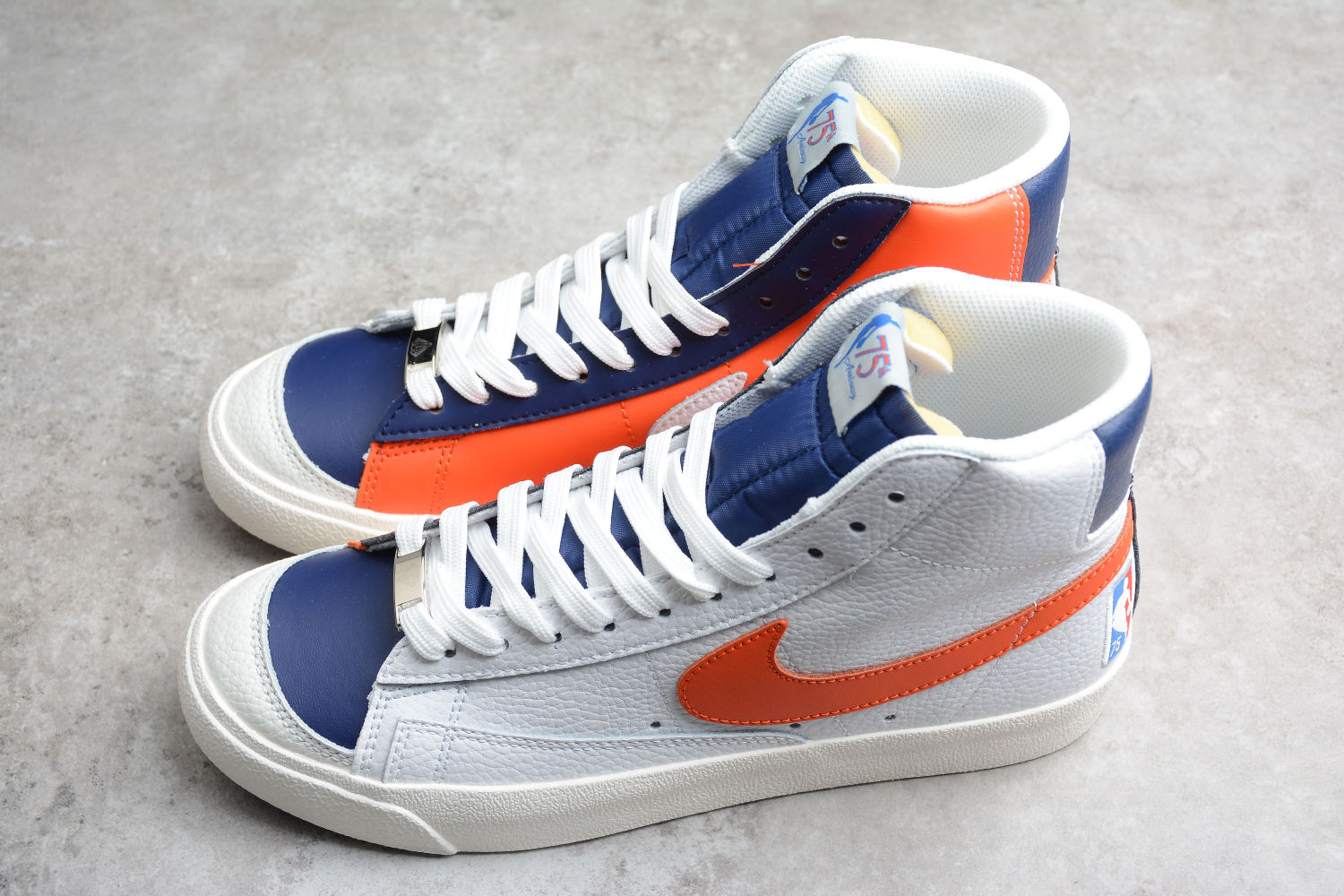 NIKE BLAZER MID 77 EMB F100 DD8025-100