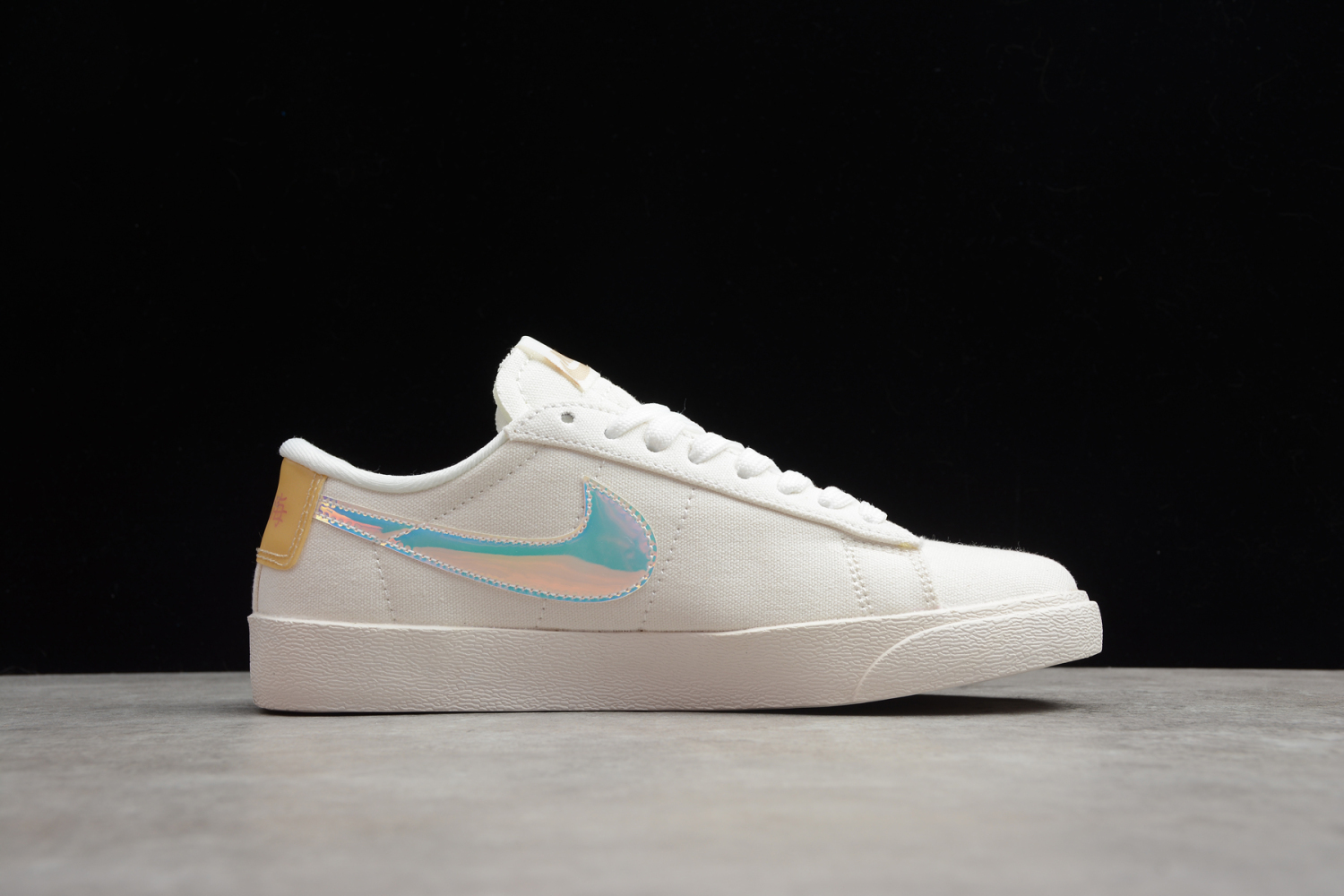 Nike SB Blazer Low LX Beige Laser White Iridescent AV9371-109