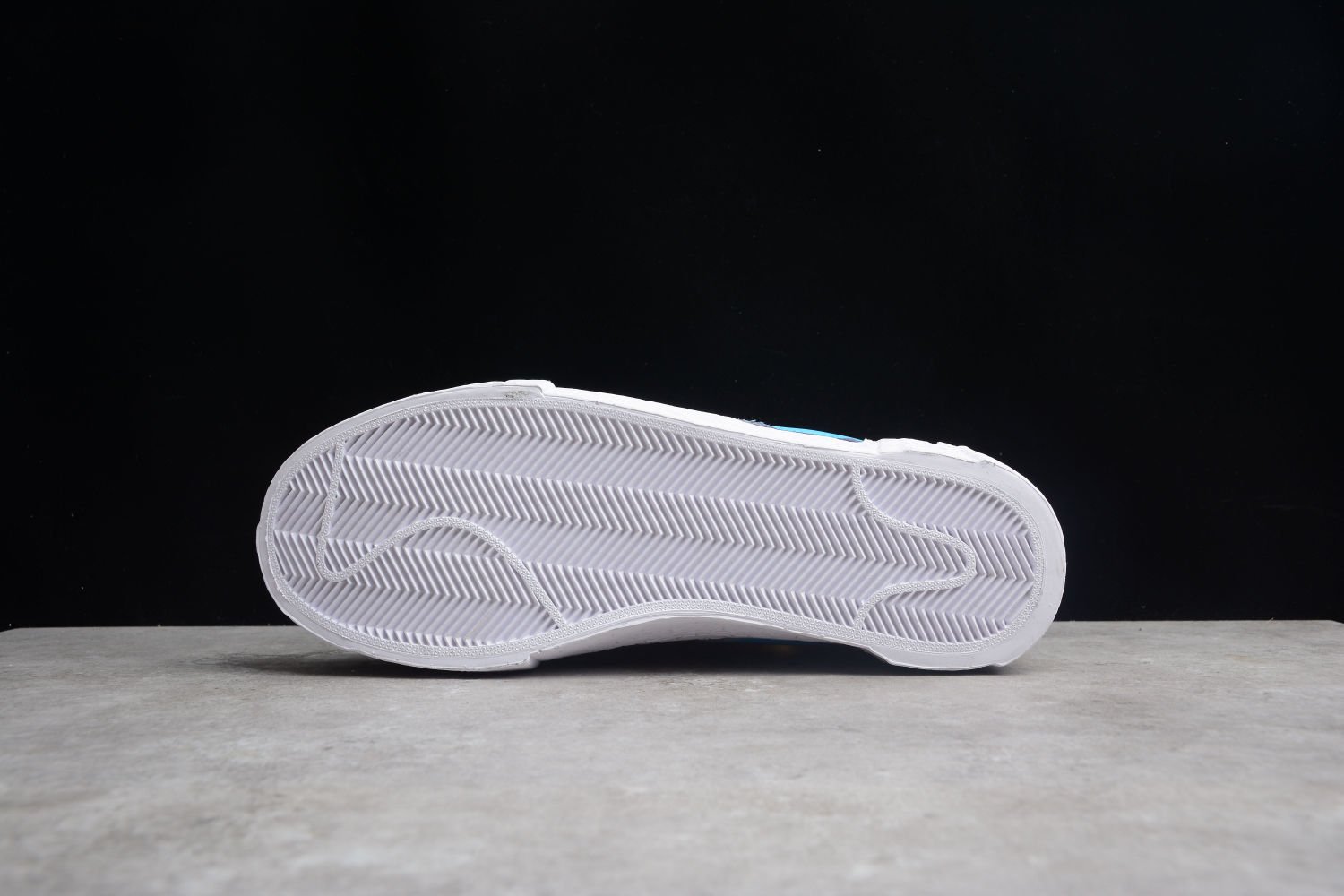 Nike Blazer Low sacai KAWS Purple Dusk  DM7901-500