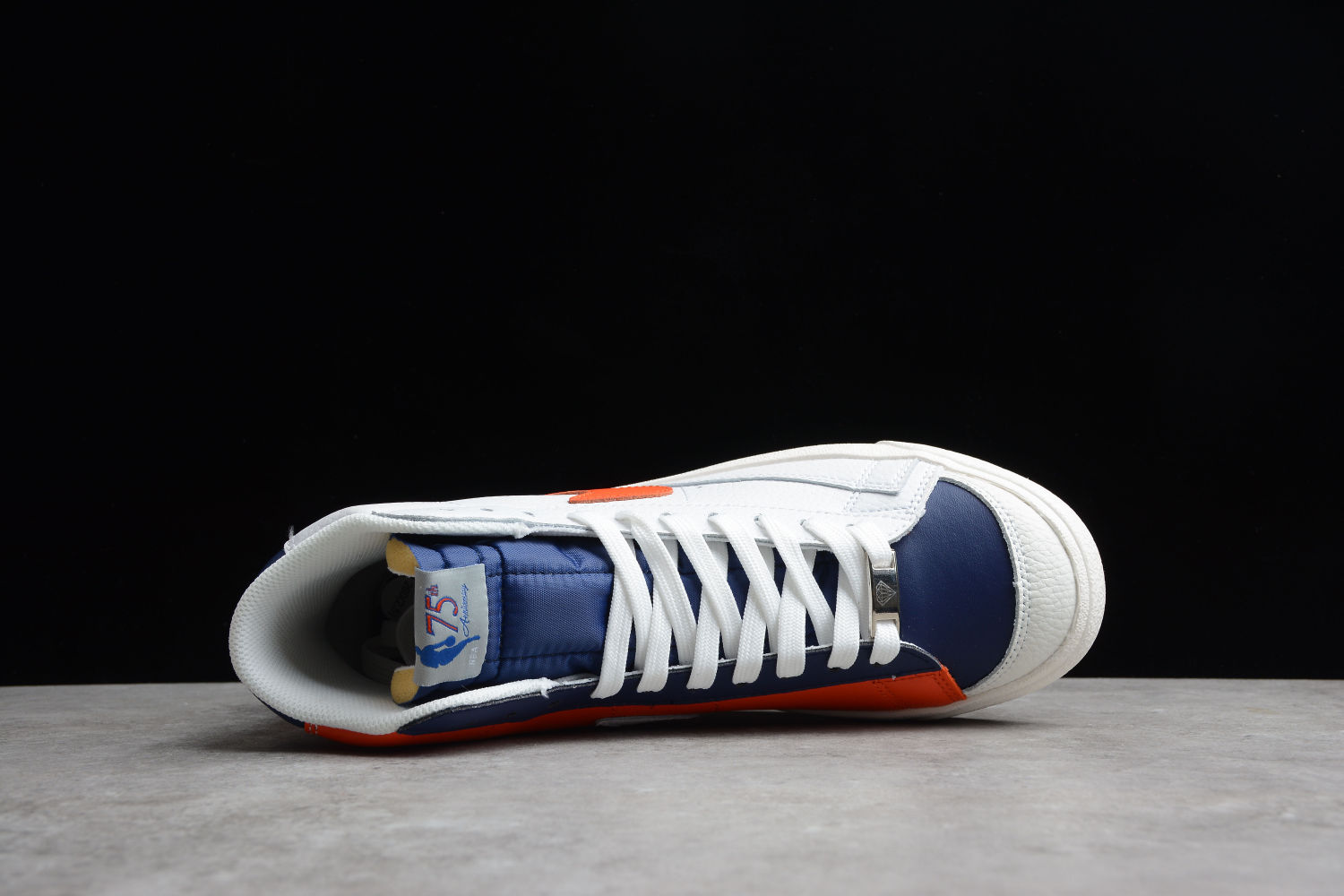 NIKE BLAZER MID 77 EMB F100 DD8025-100