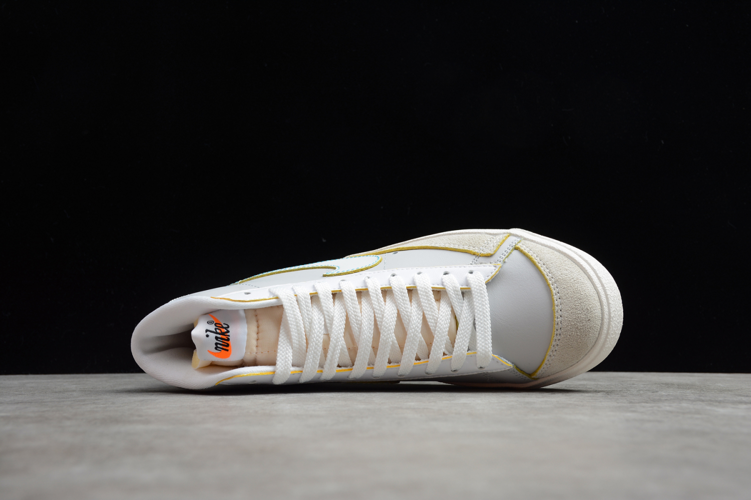 Nike Blazer MidThe New Way Sneakers/Shoes DC5203-100