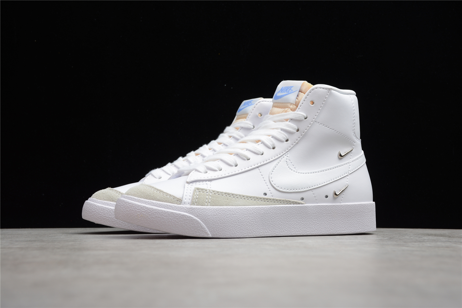 NIKE BLAZER MID 77 LX CZ4627-100