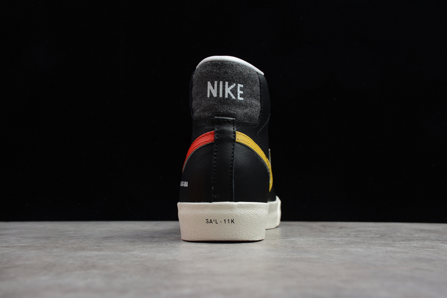 NIKE WMNS BLAZER MID 77 - DA2142-046