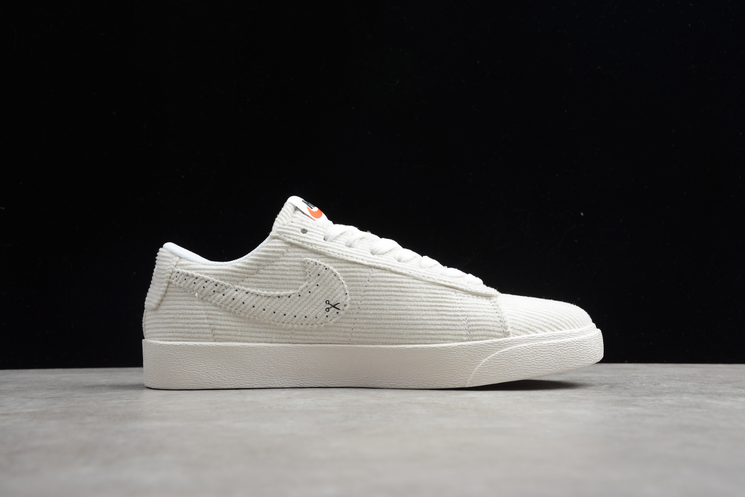 Nike Blazer Low QS White Corduroy BQ8238-100