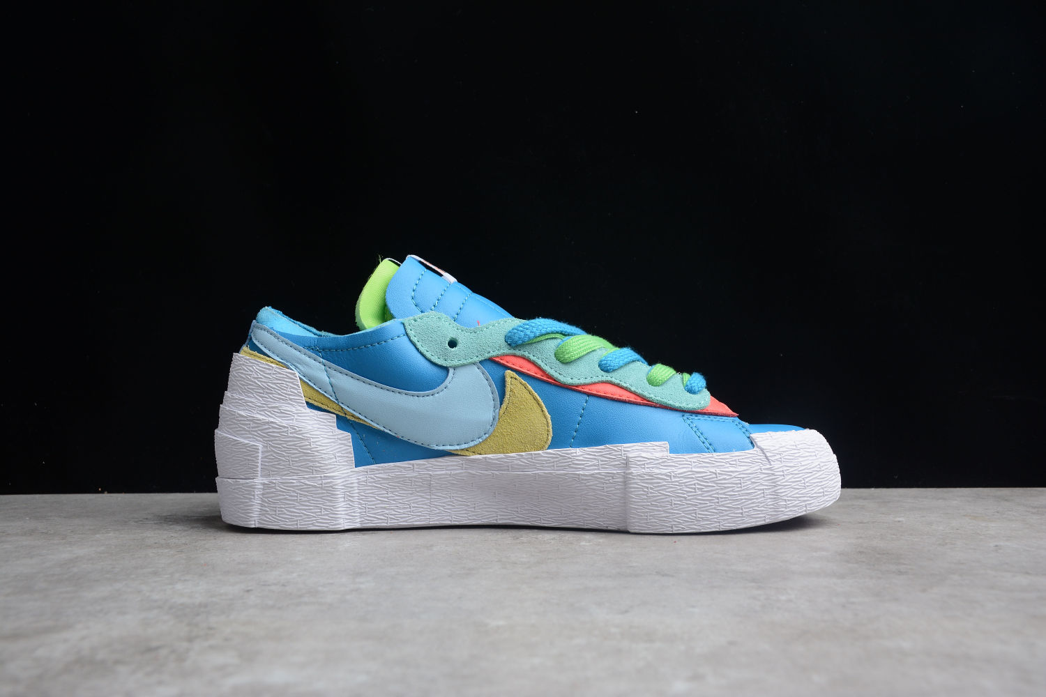 Nike Blazer Low sacai KAWS Neptune Blue DM7901-400