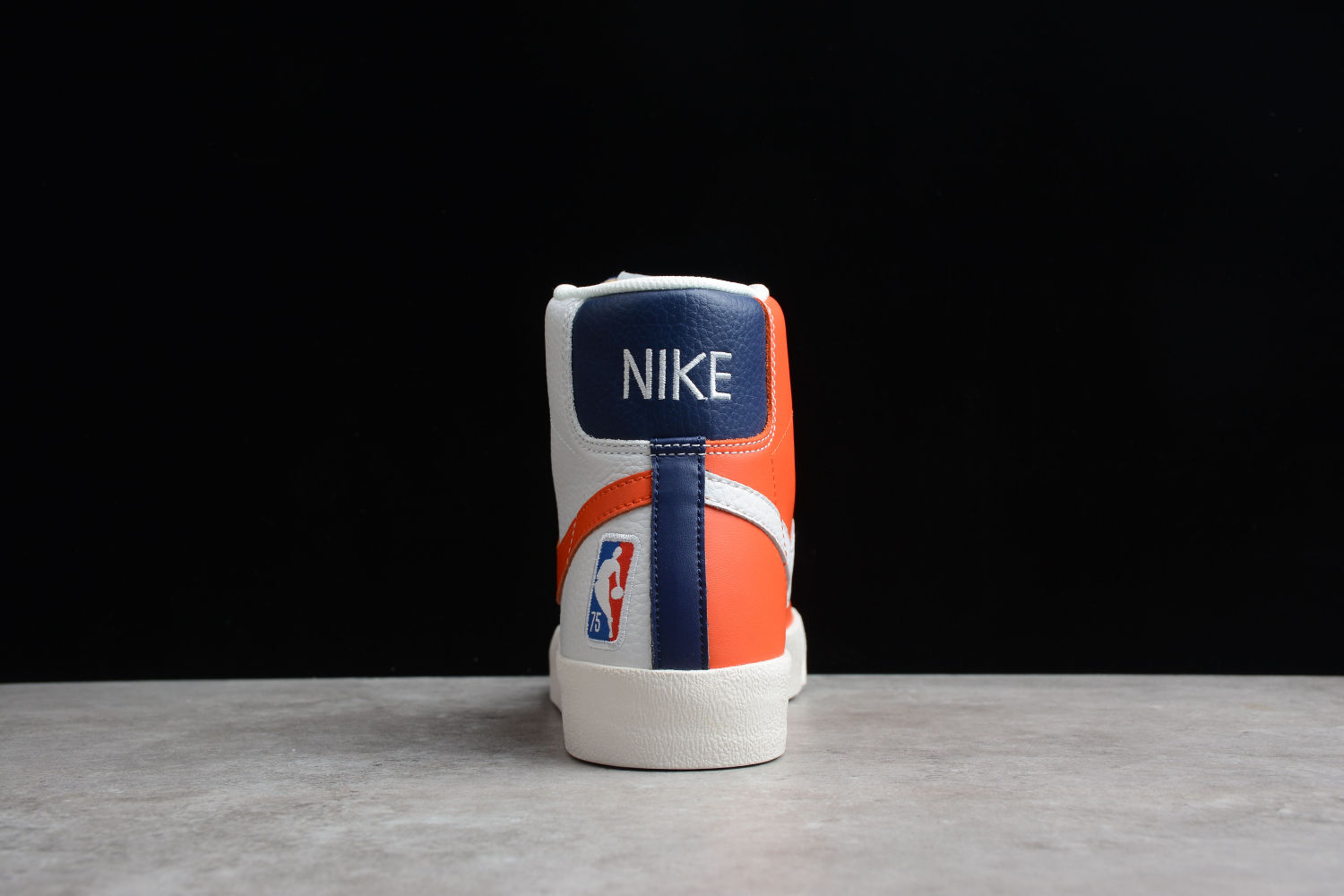 NIKE BLAZER MID 77 EMB F100 DD8025-100