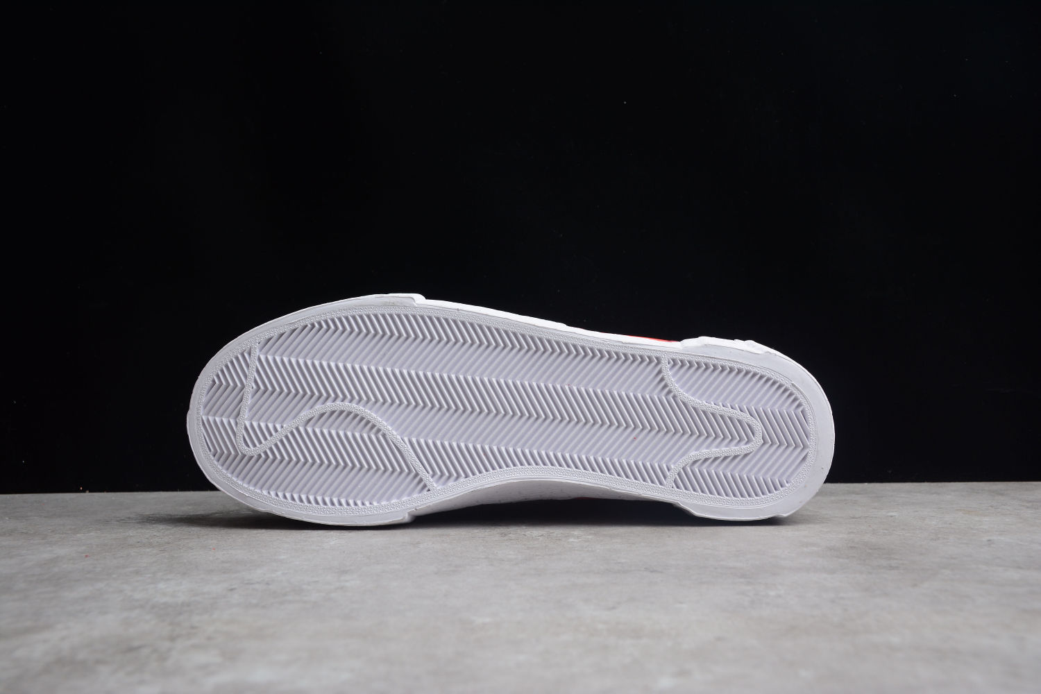 Nike Blazer Low sacai KAWS Red DM7901-600