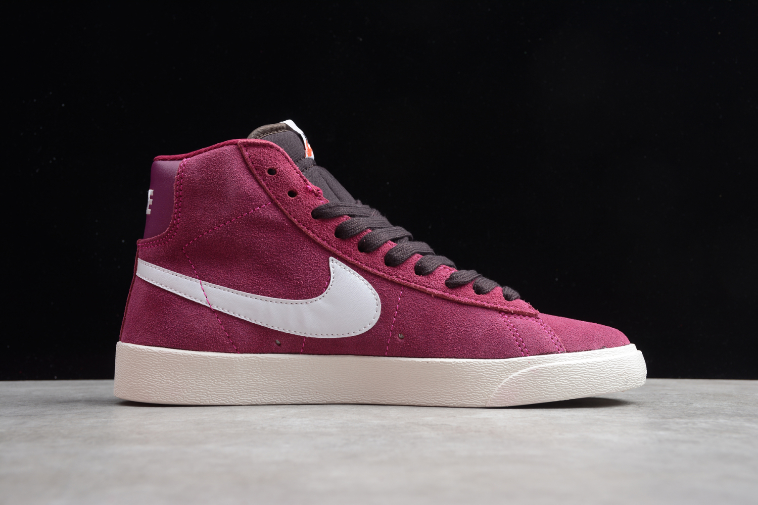 Nike Sportswear Wmns Blazer Mid Vintage Suede Article no.AV9376-601
