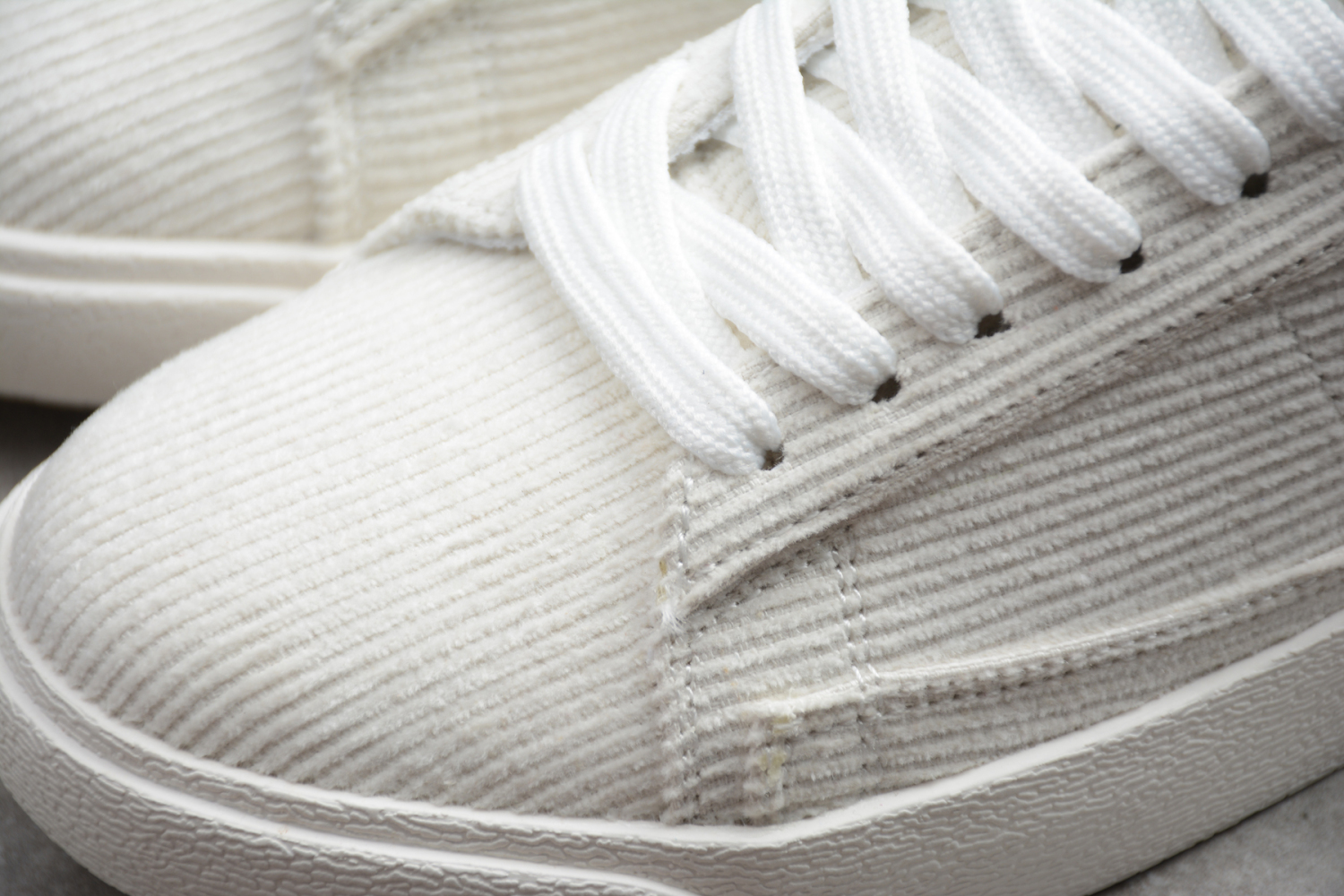 Nike Blazer Low QS White Corduroy BQ8238-100