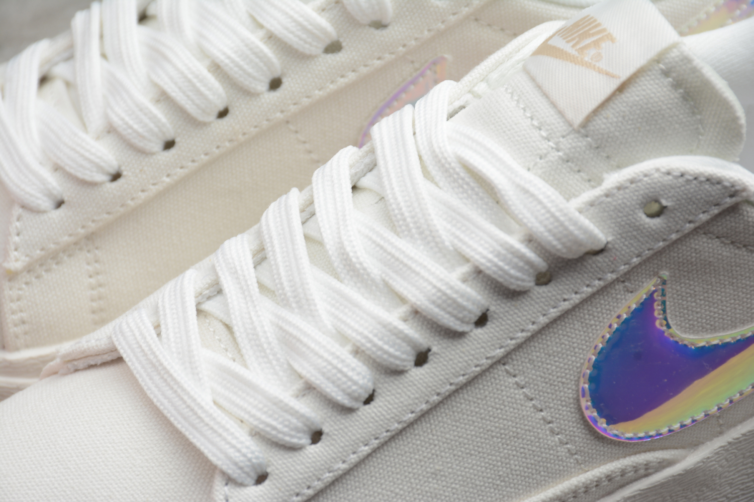 Nike SB Blazer Low LX Beige Laser White Iridescent AV9371-109