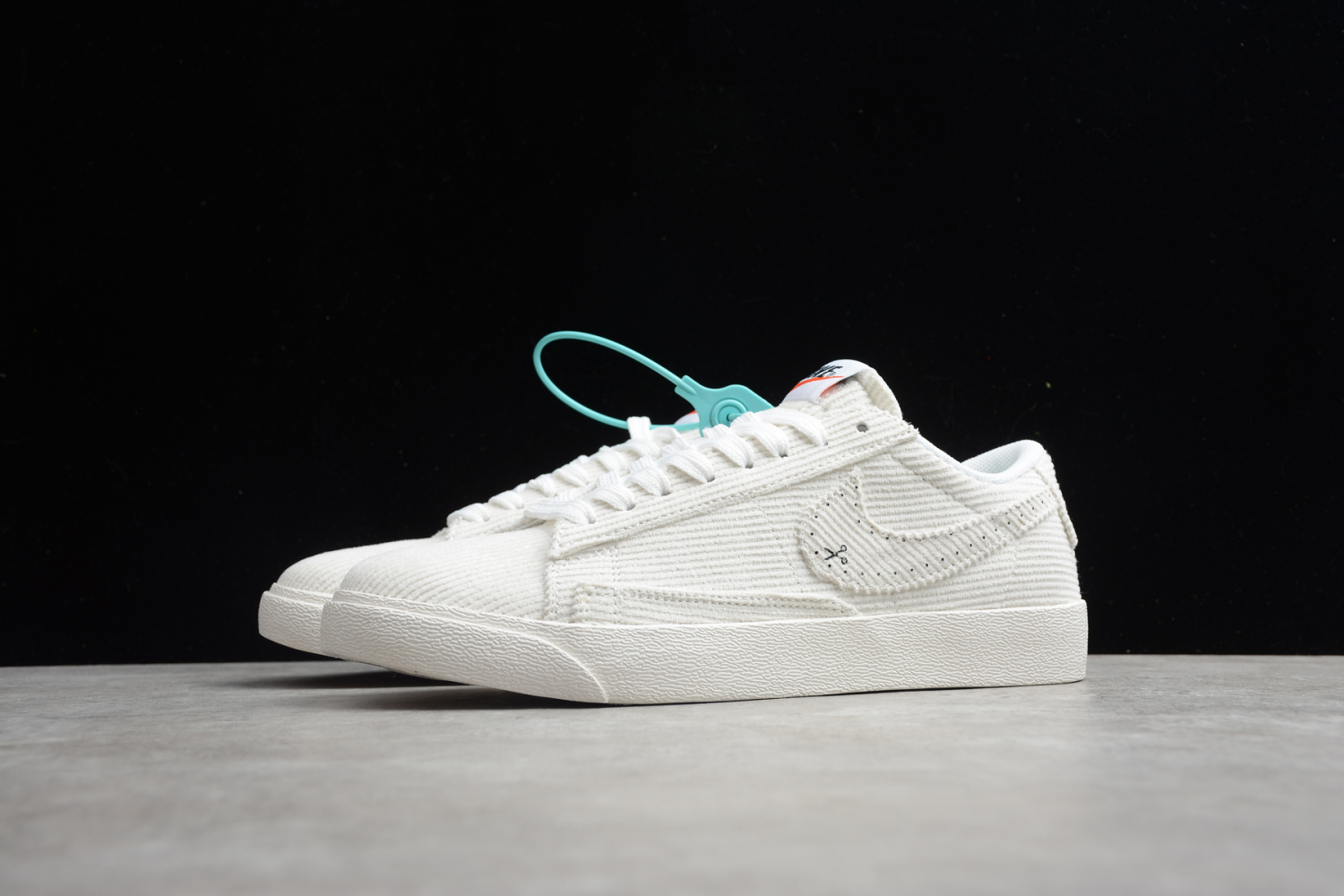 Nike Blazer Low QS White Corduroy BQ8238-100