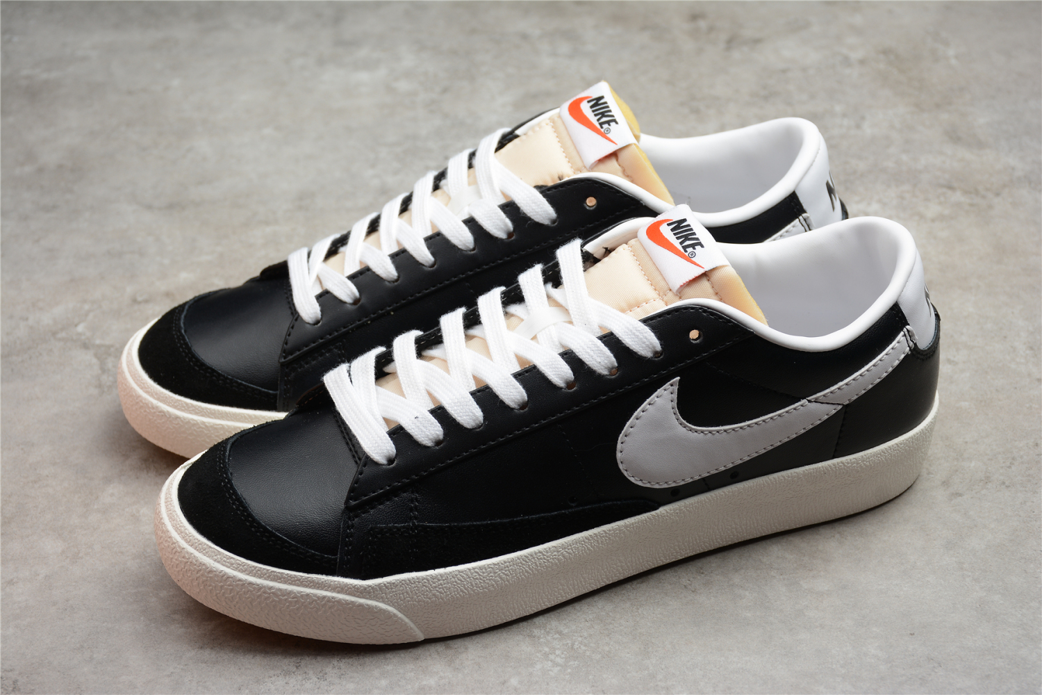 Nike Blazer Low 