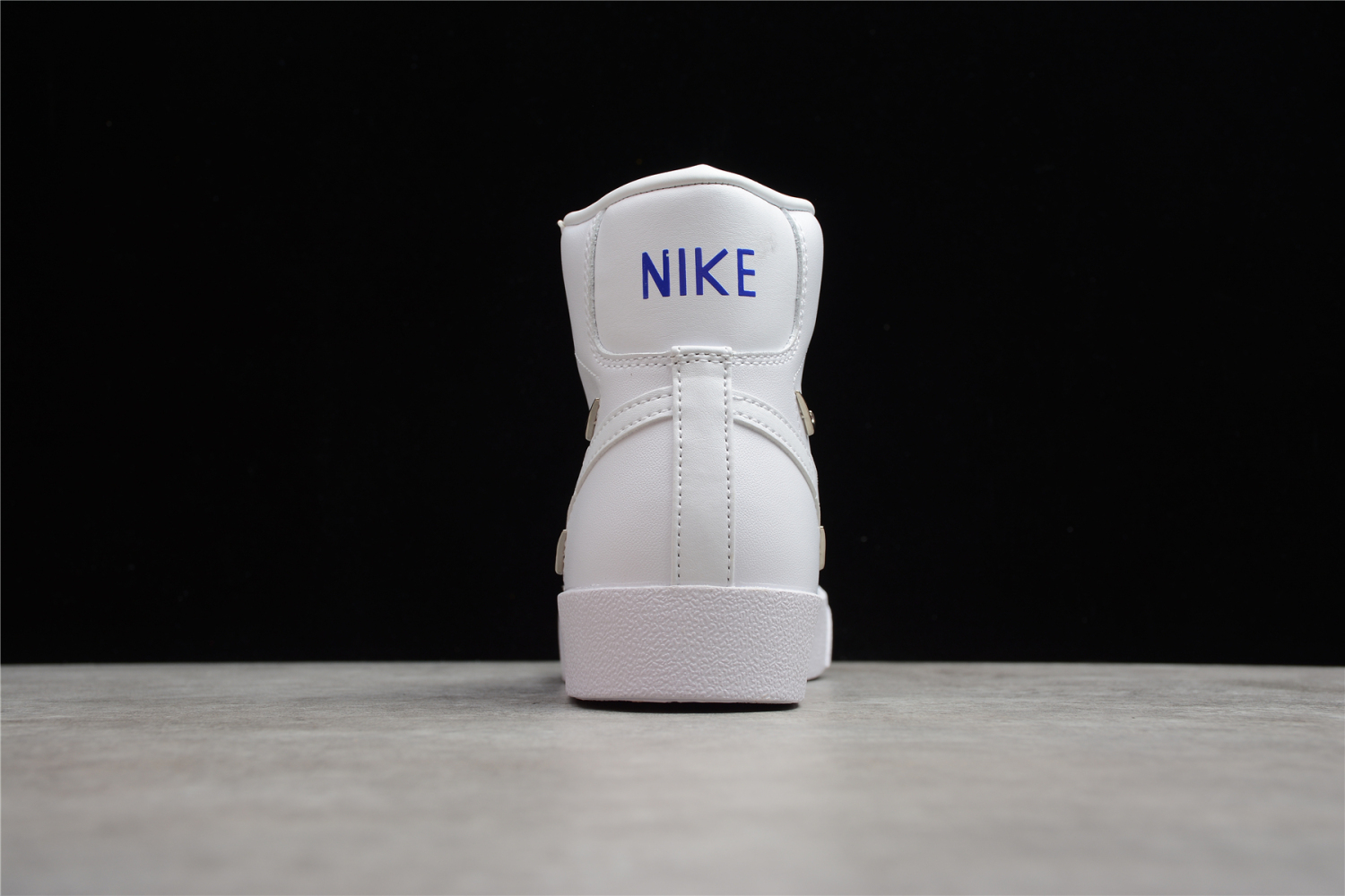 NIKE BLAZER MID 77 LX CZ4627-100
