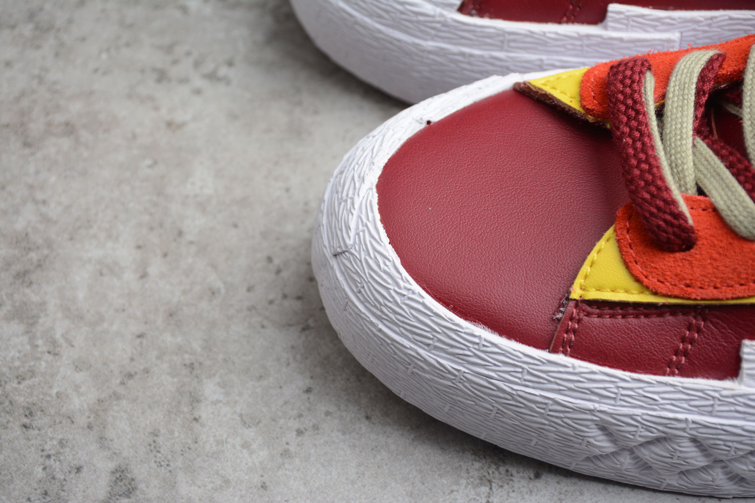 Nike Blazer Low sacai KAWS Red DM7901-600
