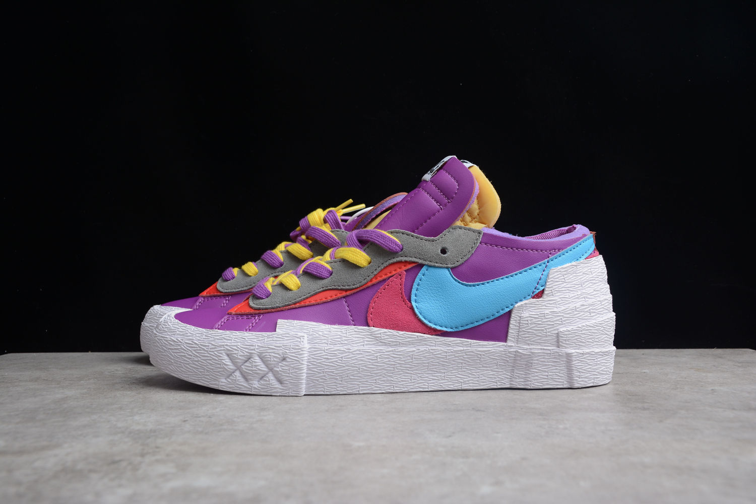 Nike Blazer Low sacai KAWS Purple Dusk  DM7901-500