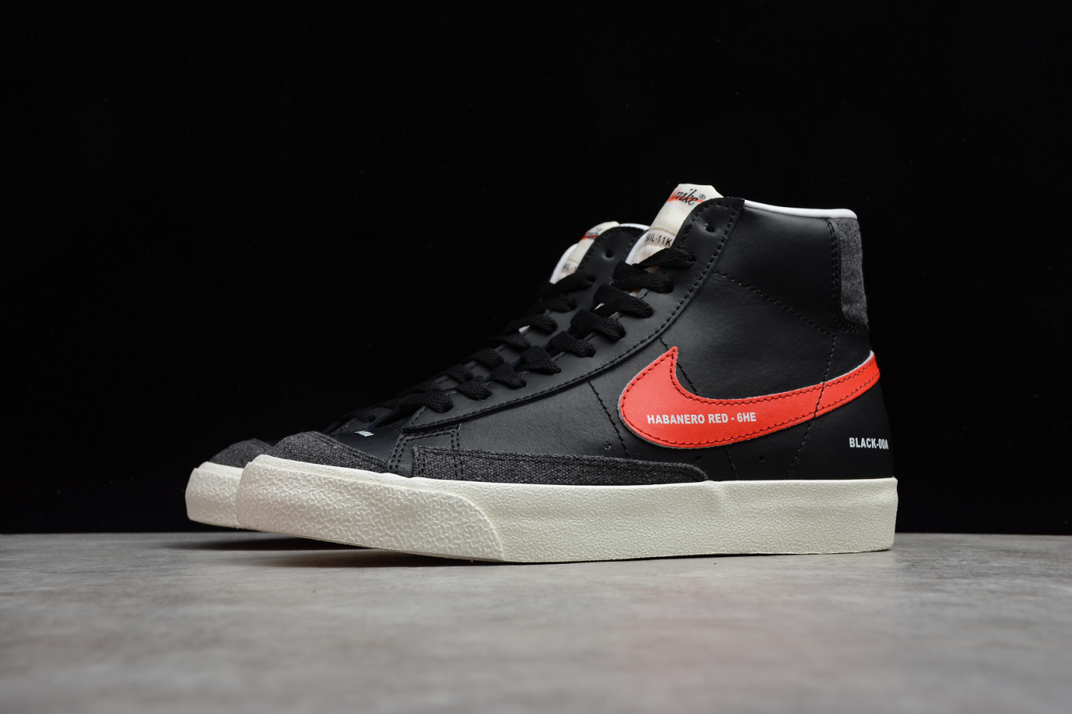 NIKE WMNS BLAZER MID 77 - DA2142-046