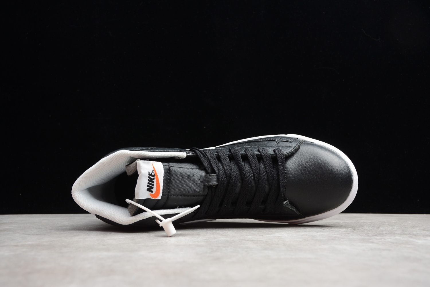 Nike Blazer Mid Retro Black White 845054-001