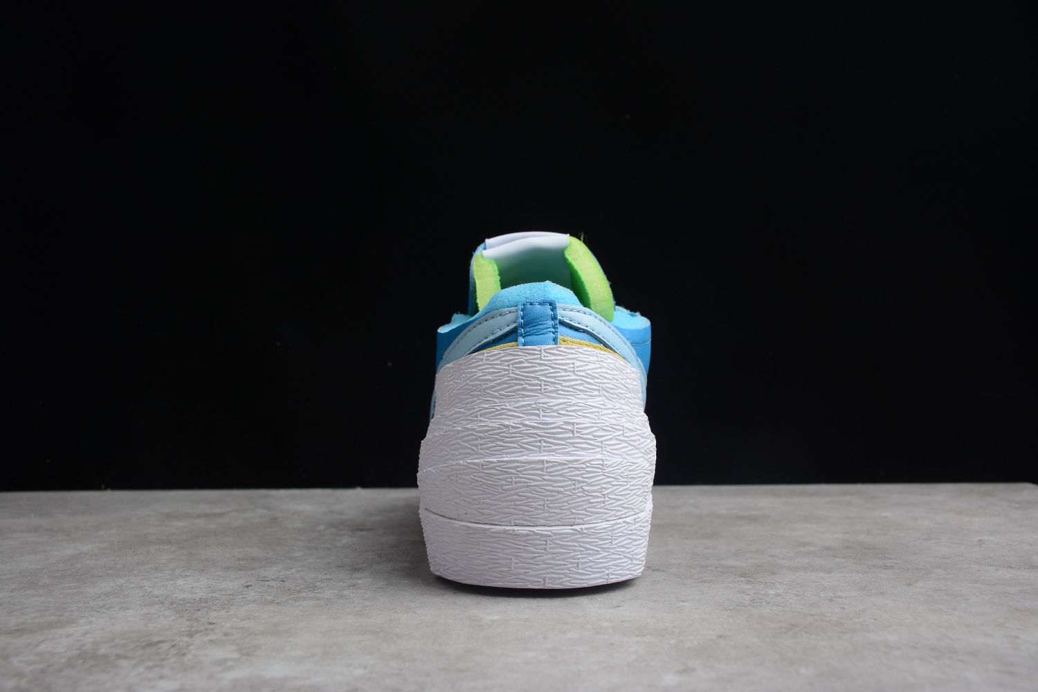 Nike Blazer Low sacai KAWS Neptune Blue DM7901-400