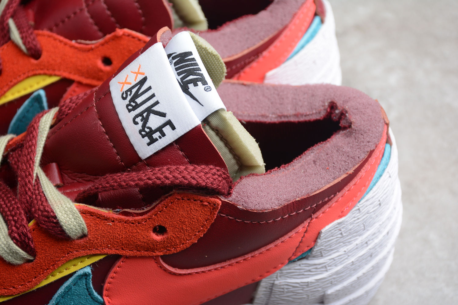 Nike Blazer Low sacai KAWS Red DM7901-600