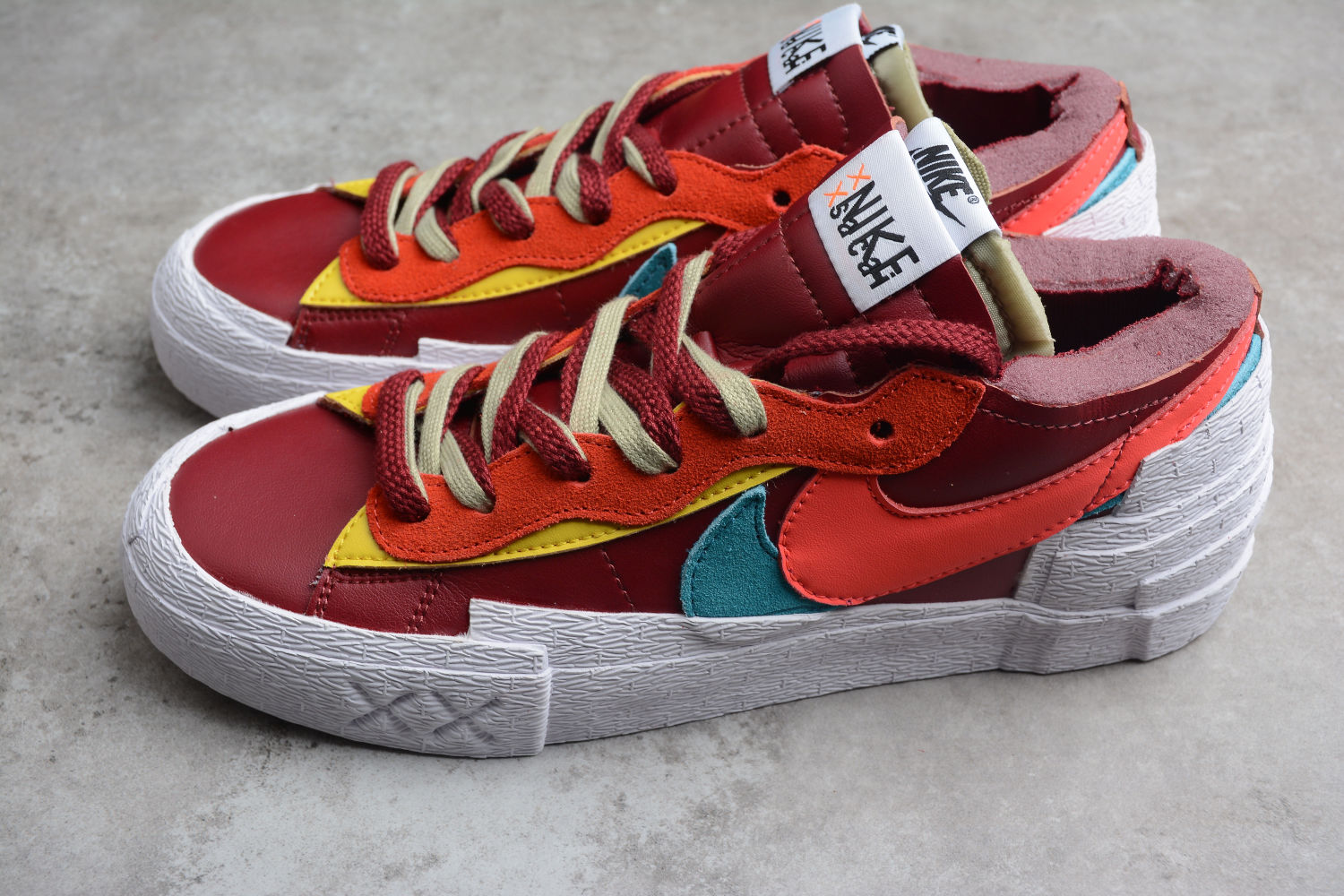 Nike Blazer Low sacai KAWS Red DM7901-600
